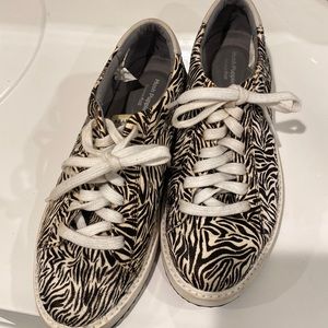 Hush puppies sneakers